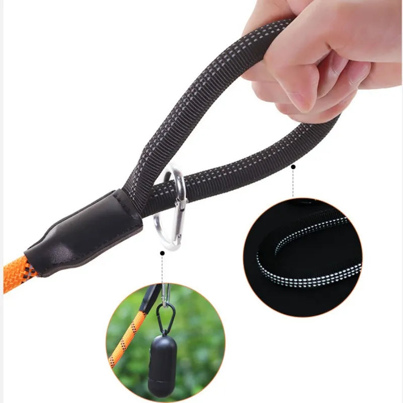 Guinzaglio per cani Guinzaglio per cani corto Guinzagli in un solo passaggio per cani che camminano Maniglia comoda Guinzagli per cani Corde da addestramento Catena riflettente per animali domestici